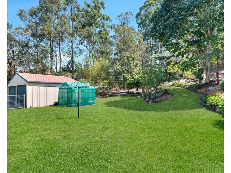 6 Plum Pine Court, Eatons Hill QLD 4037