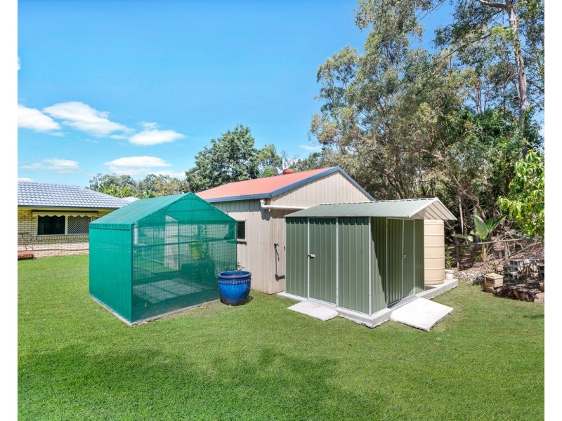 6 Plum Pine Court, Eatons Hill QLD 4037
