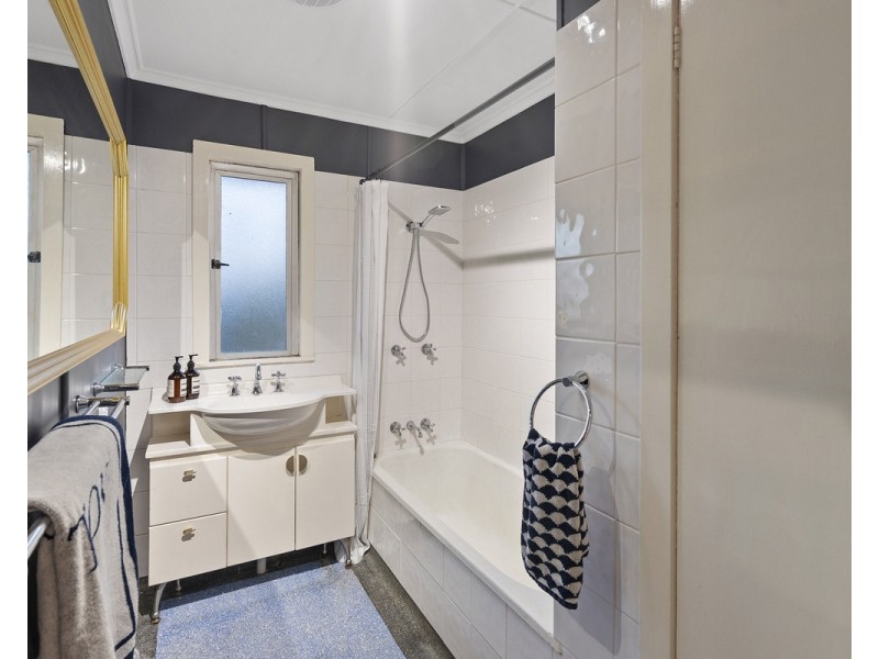 18 Alleena Street, Chermside QLD 4032