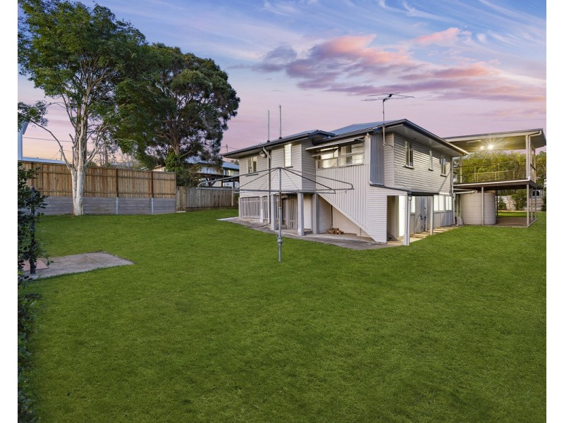 18 Alleena Street, Chermside QLD 4032