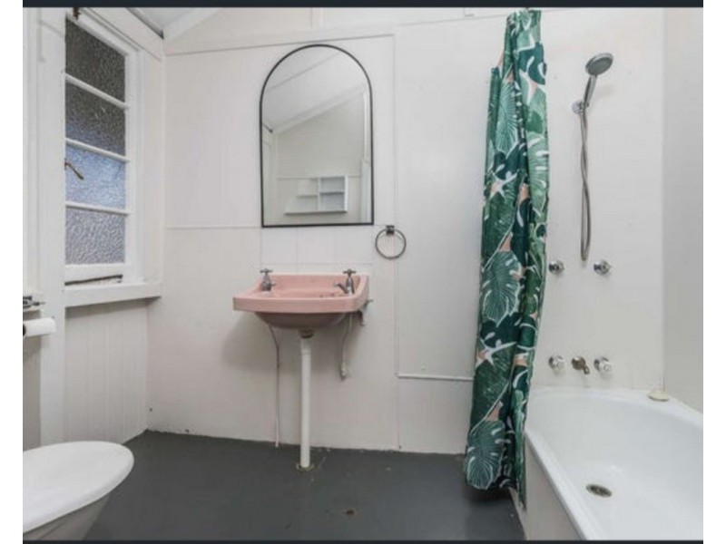 2/55 Adamson Street, Wooloowin QLD 4030