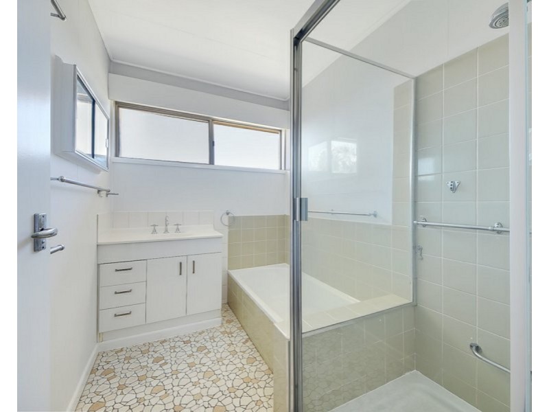 15 Arell Street, Aspley QLD 4034