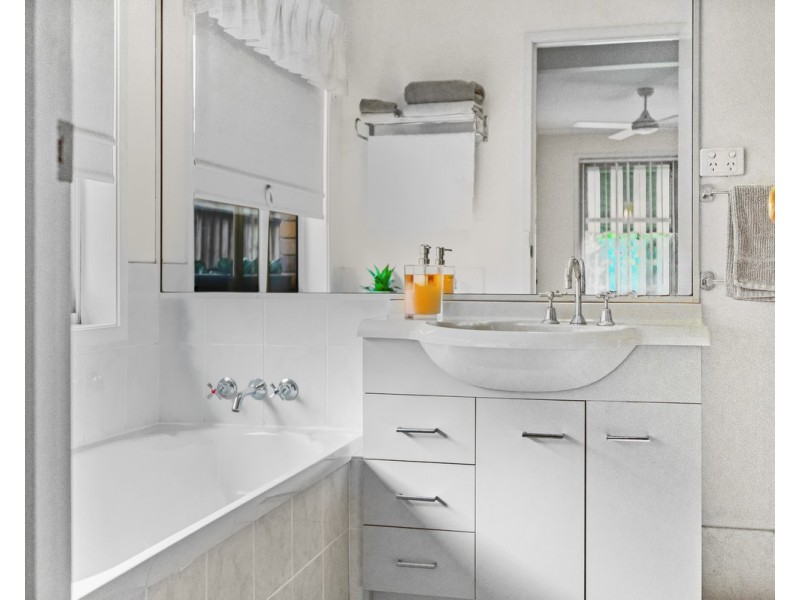 6 Camphor Laurel Close, Fitzgibbon QLD 4018