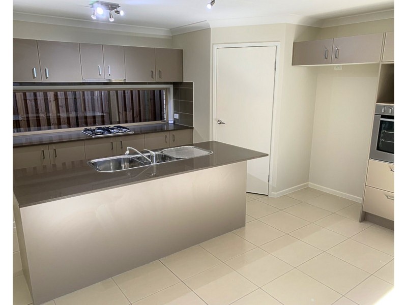 16 Cape Arid Parkway, Fitzgibbon QLD 4018