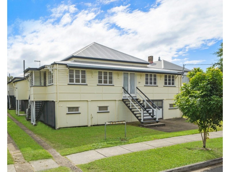 24 Sixth Avenue, Sandgate QLD 4017