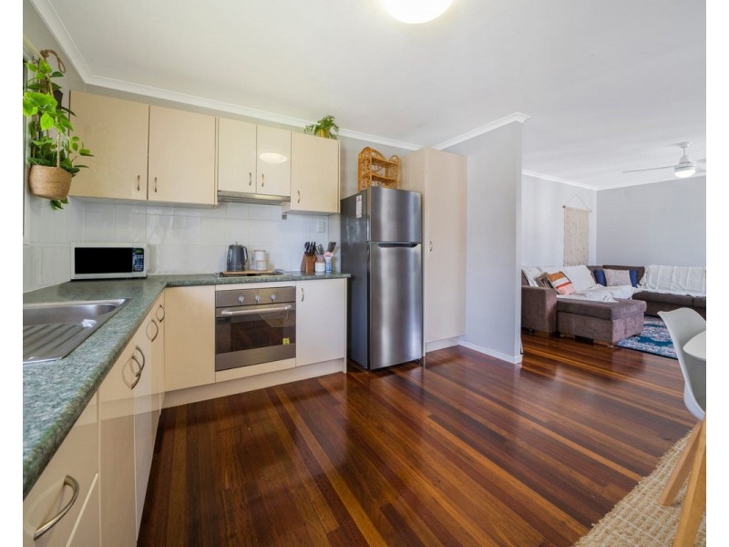 24 Sixth Avenue, Sandgate QLD 4017