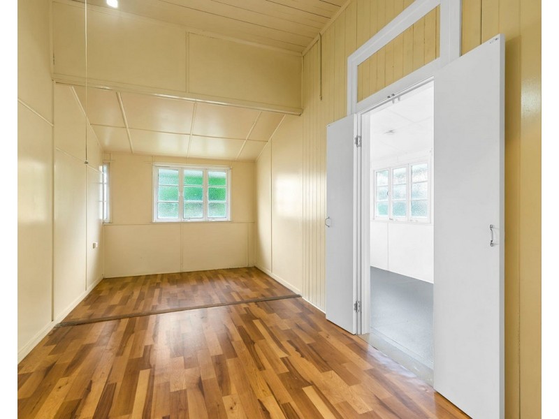 24 Sixth Avenue, Sandgate QLD 4017