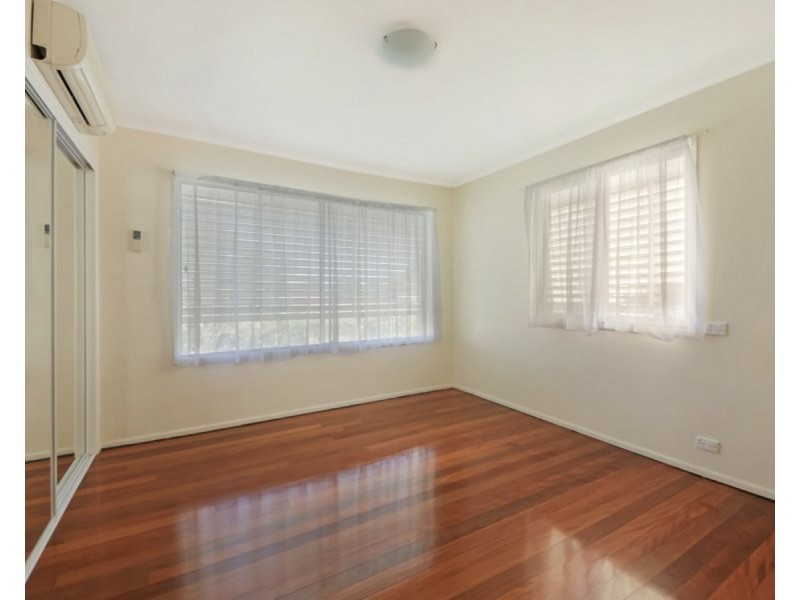 11 Pacific Street, Chermside West QLD 4032