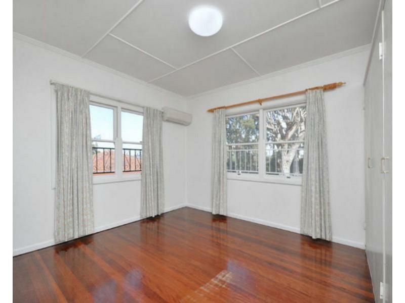 99 Graham Road, Carseldine QLD 4034