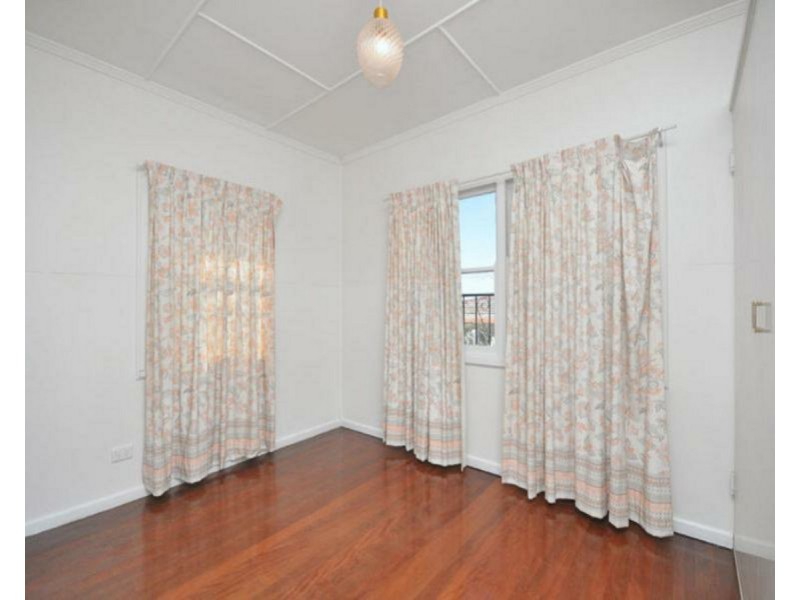 99 Graham Road, Carseldine QLD 4034