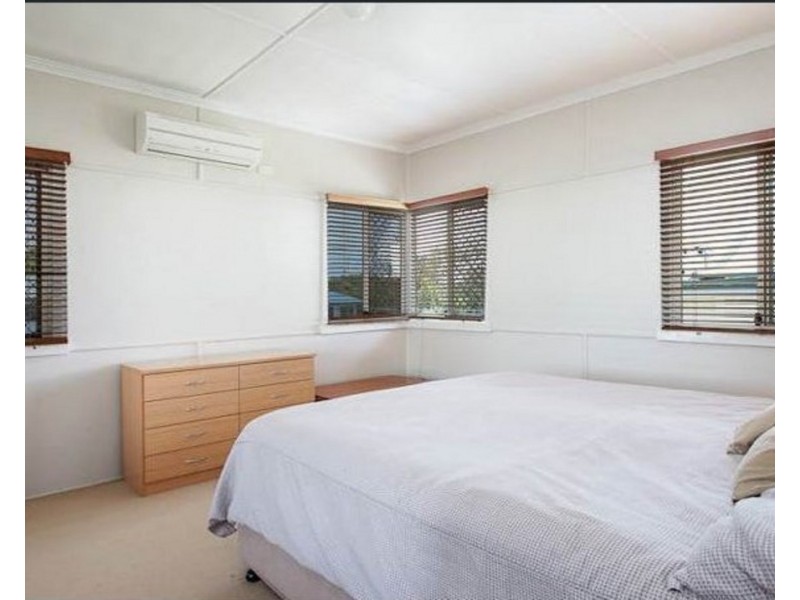 327 Hamilton Road, Chermside QLD 4032