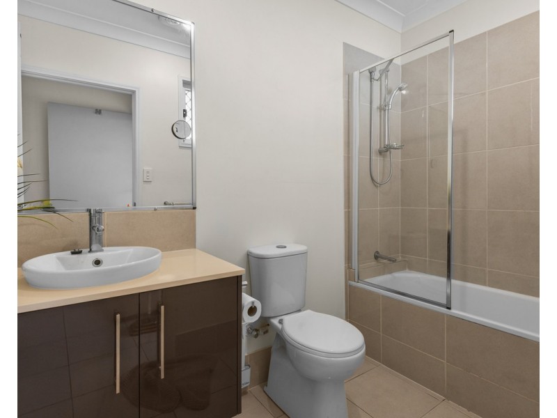 52 Hinchinbrook Avenue, Fitzgibbon QLD 4018