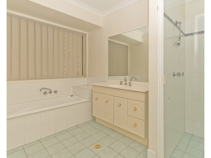 94 Thiess Drive, Albany Creek QLD 4035