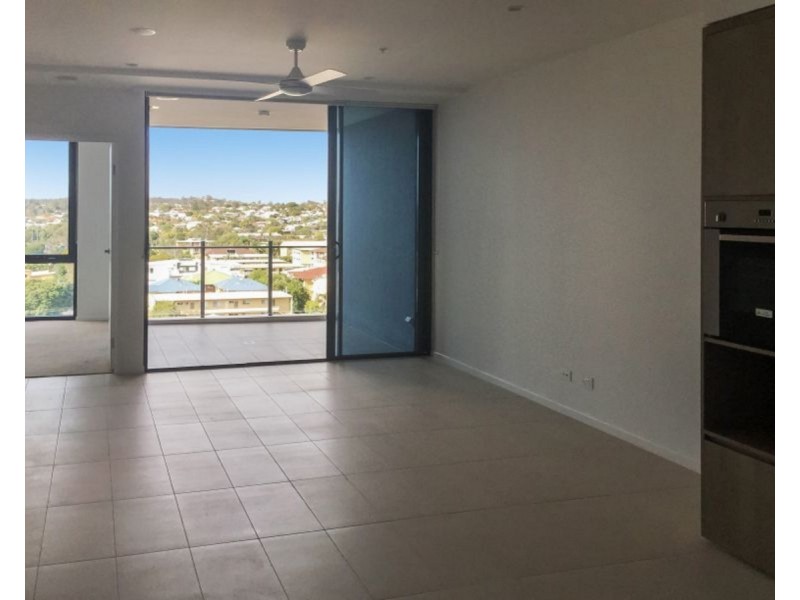 2093/123 Cavendish Road, Coorparoo QLD 4151