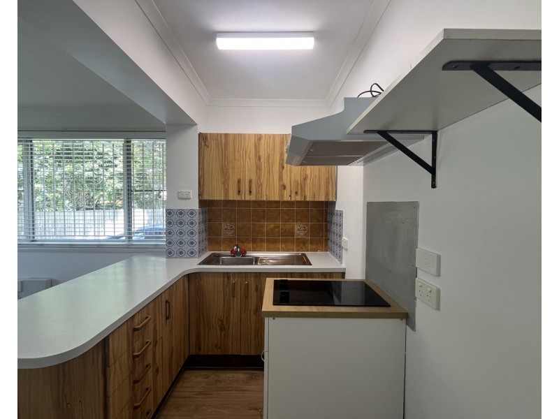 2/643 Robinson Road, Aspley QLD 4034