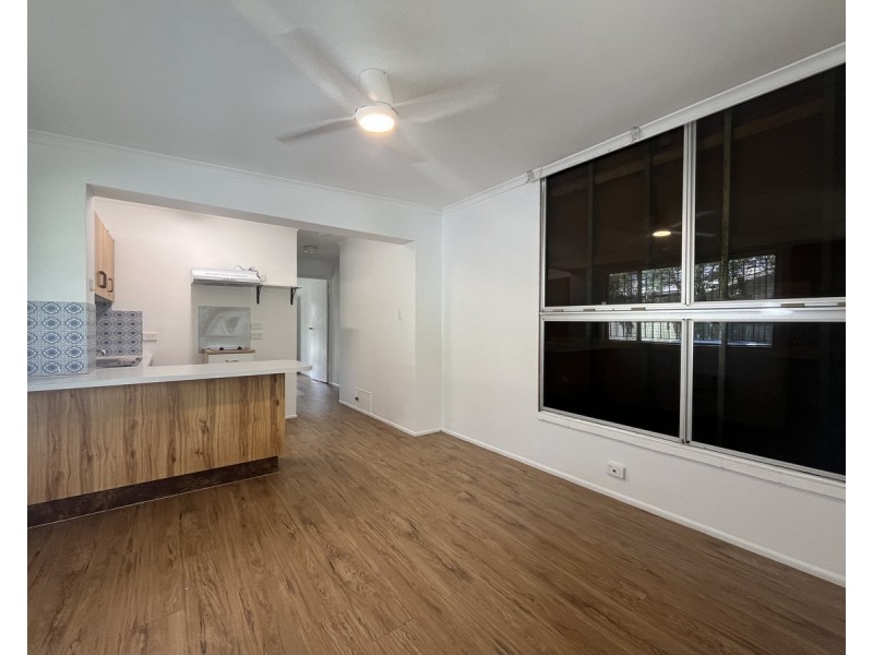 2/643 Robinson Road, Aspley QLD 4034