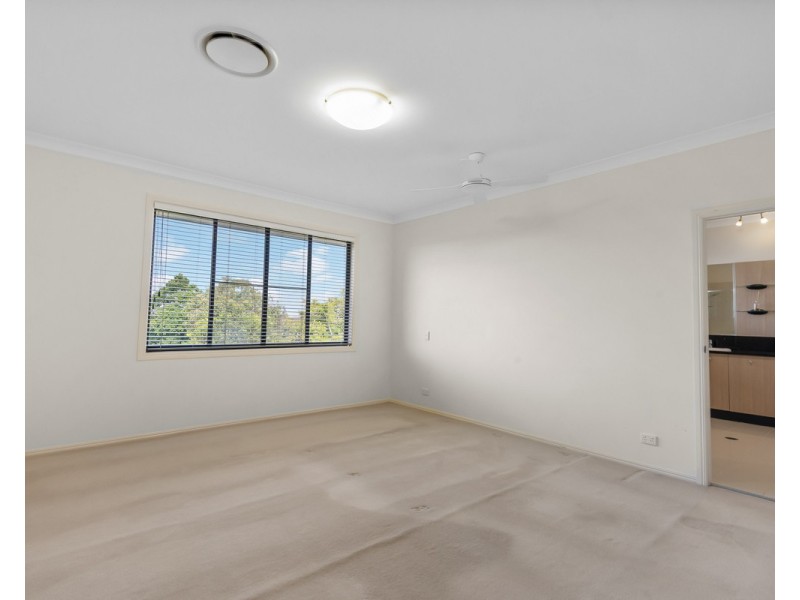 5 Dimboola Street, Bridgeman Downs QLD 4035