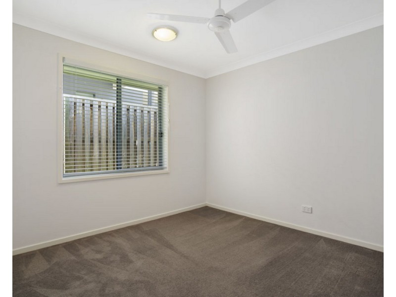 10 April Crescent, Bridgeman Downs QLD 4035