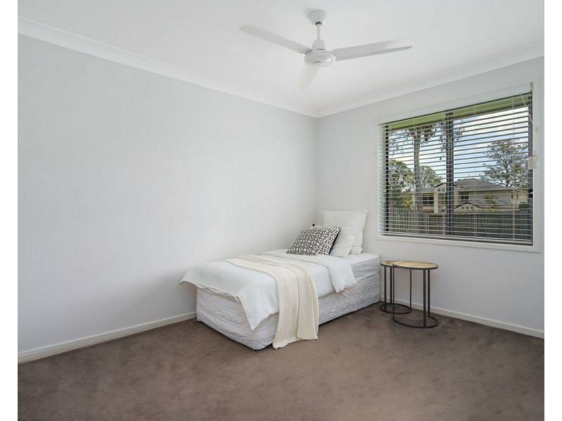 10 April Crescent, Bridgeman Downs QLD 4035