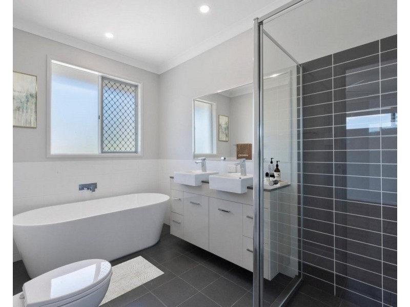 53 Davenport Street, Chermside QLD 4032