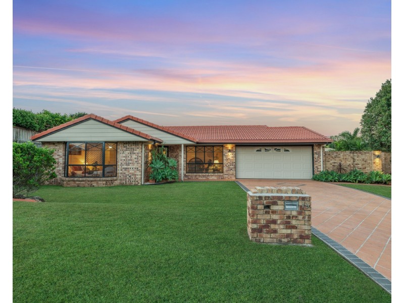 15 Gumview Street, Albany Creek QLD 4035