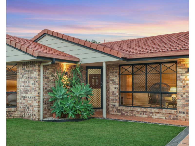 15 Gumview Street, Albany Creek QLD 4035