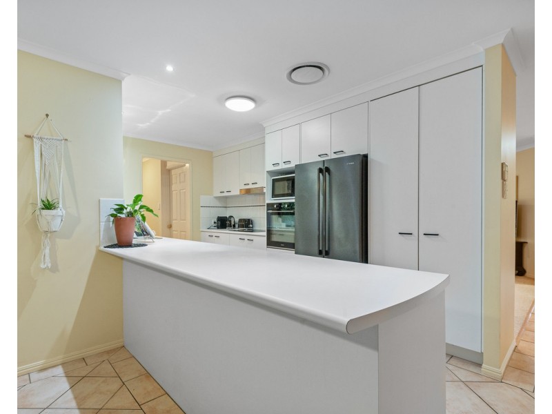 15 Gumview Street, Albany Creek QLD 4035