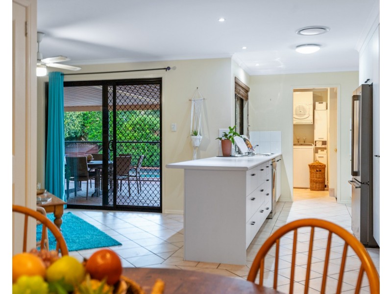 15 Gumview Street, Albany Creek QLD 4035