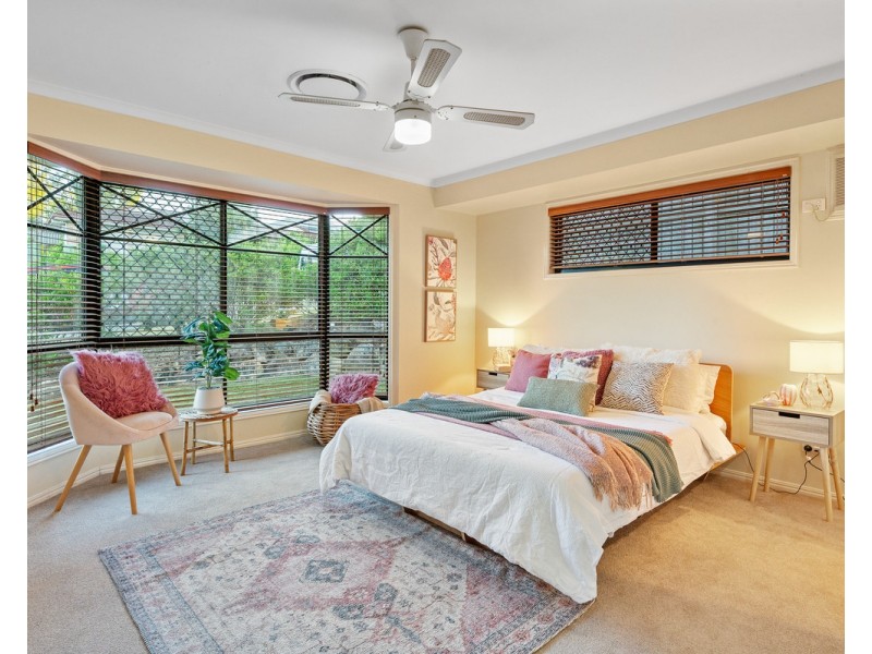 15 Gumview Street, Albany Creek QLD 4035