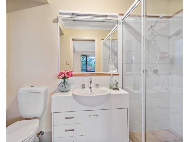 15 Gumview Street, Albany Creek QLD 4035