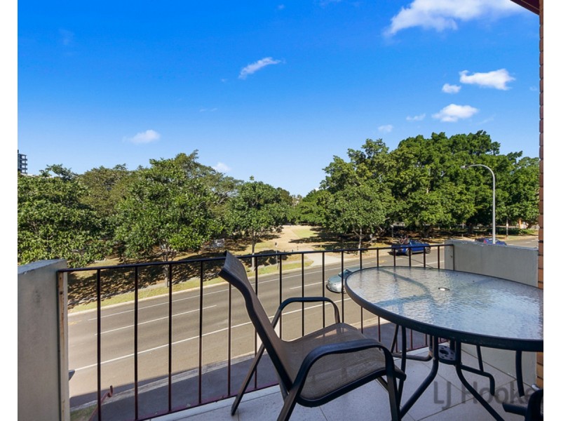8/16 Blamey Street, Kelvin Grove QLD 4059