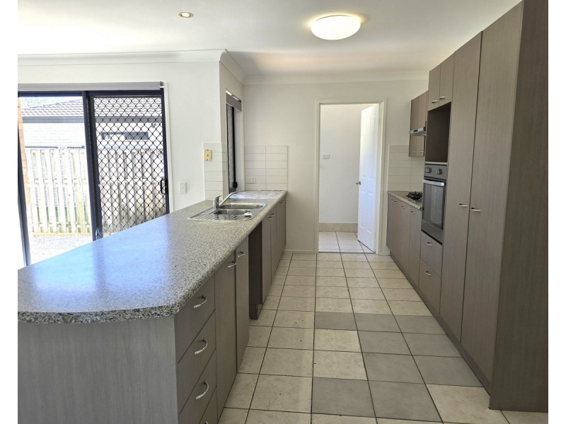 18 Diamond Avenue, Kallangur QLD 4503