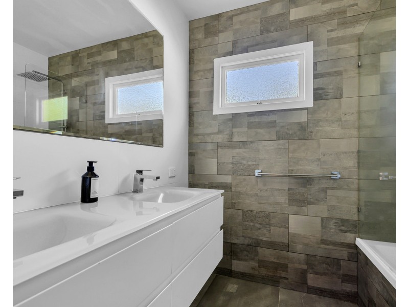 15 Ella Street, Redcliffe QLD 4020