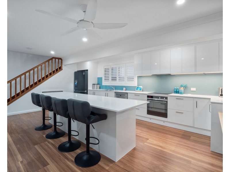 12 Fourth Avenue, Scarborough QLD 4020