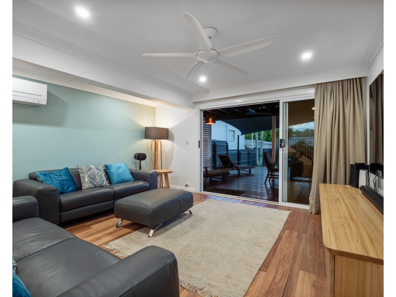 12 Fourth Avenue, Scarborough QLD 4020