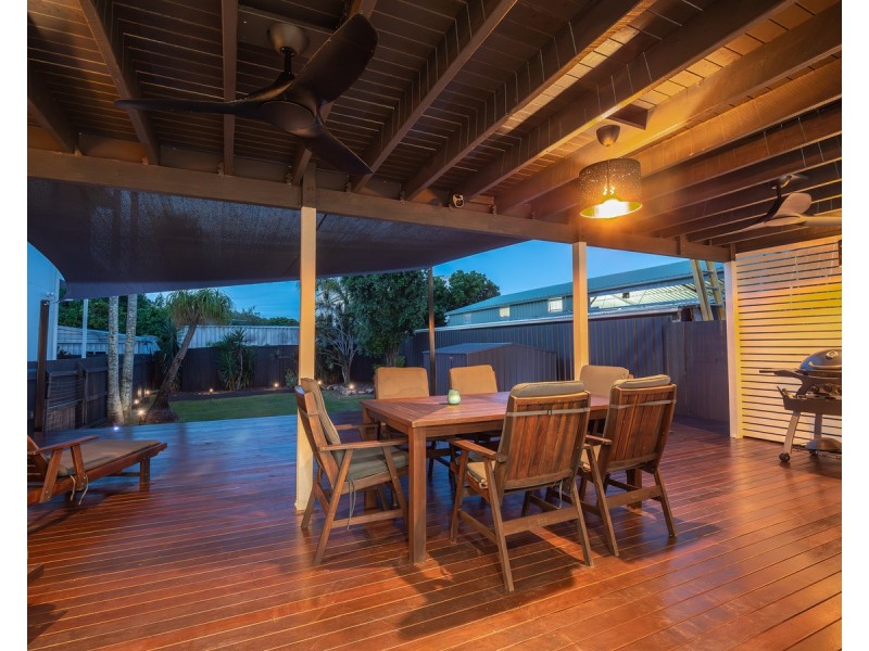12 Fourth Avenue, Scarborough QLD 4020