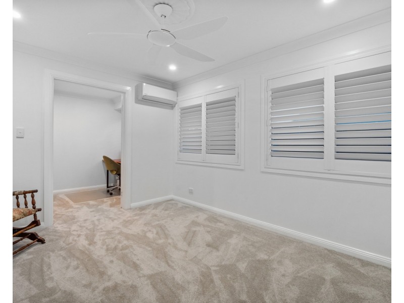 12 Fourth Avenue, Scarborough QLD 4020