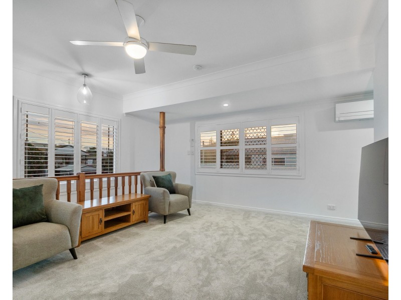 12 Fourth Avenue, Scarborough QLD 4020