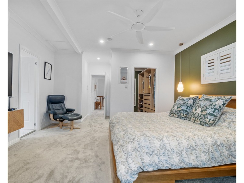12 Fourth Avenue, Scarborough QLD 4020