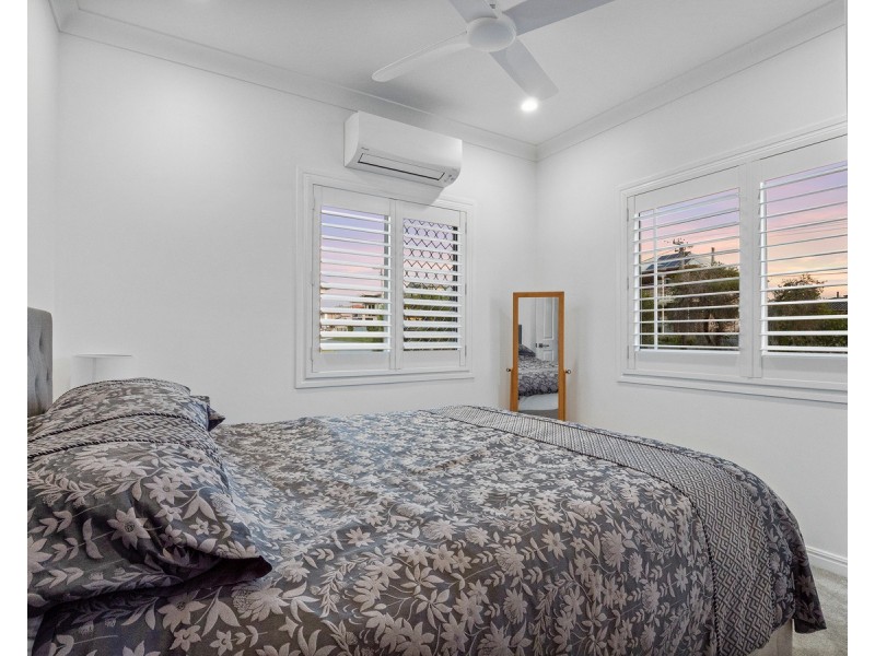 12 Fourth Avenue, Scarborough QLD 4020