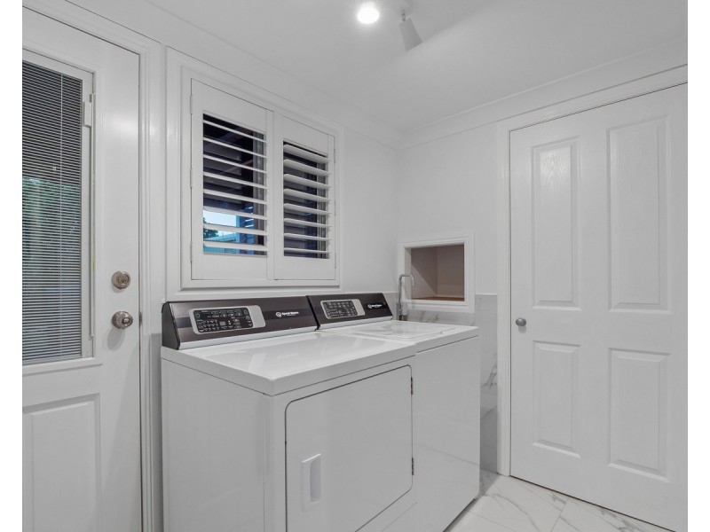 12 Fourth Avenue, Scarborough QLD 4020