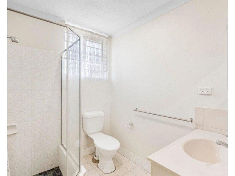 2/3 Parkhill Street, Chermside QLD 4032