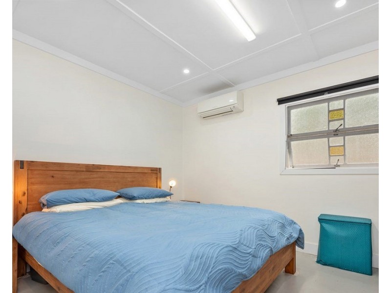 98 Clayton Street, Sandgate QLD 4017