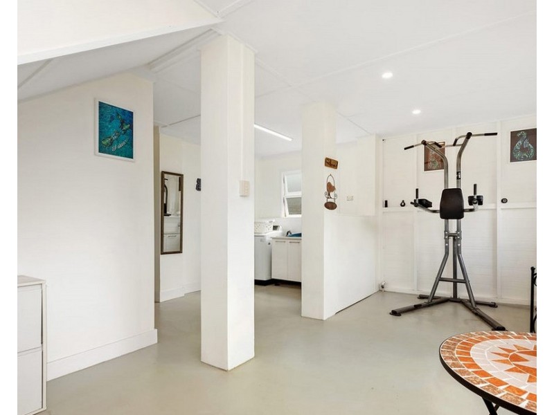 98 Clayton Street, Sandgate QLD 4017