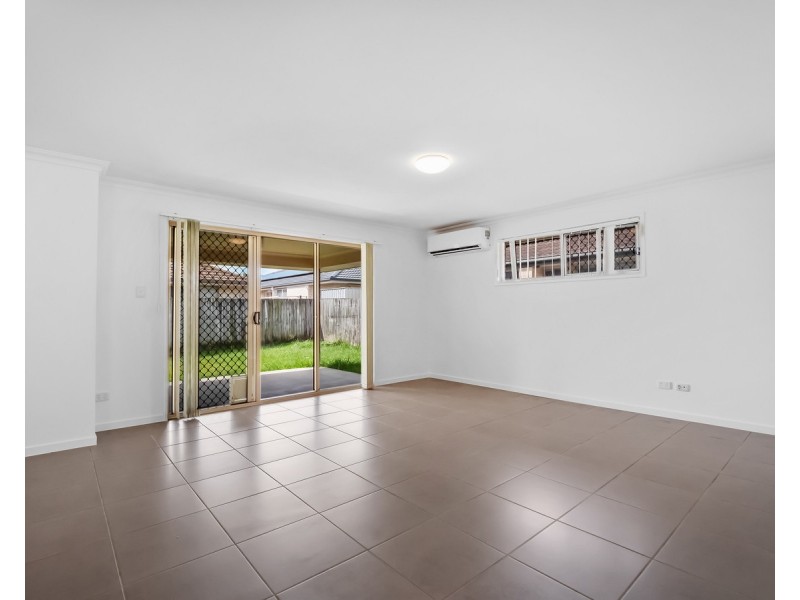 8 Maclean Close, Fitzgibbon QLD 4018