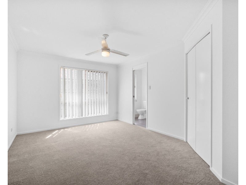 8 Maclean Close, Fitzgibbon QLD 4018