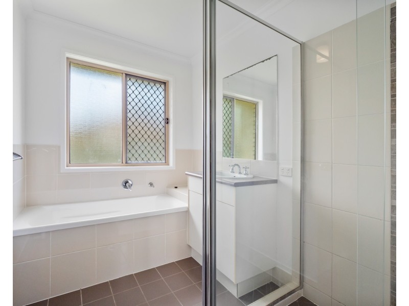 8 Maclean Close, Fitzgibbon QLD 4018