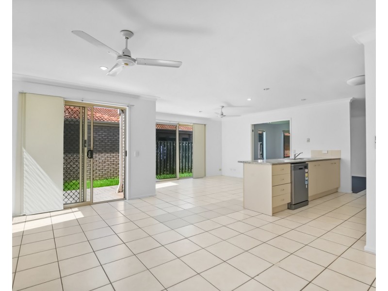 5 Leopard Tree Close, Bracken Ridge QLD 4017