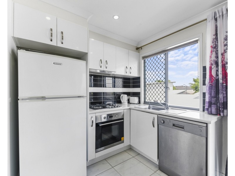 15 Broadwater Lane, Fitzgibbon QLD 4018