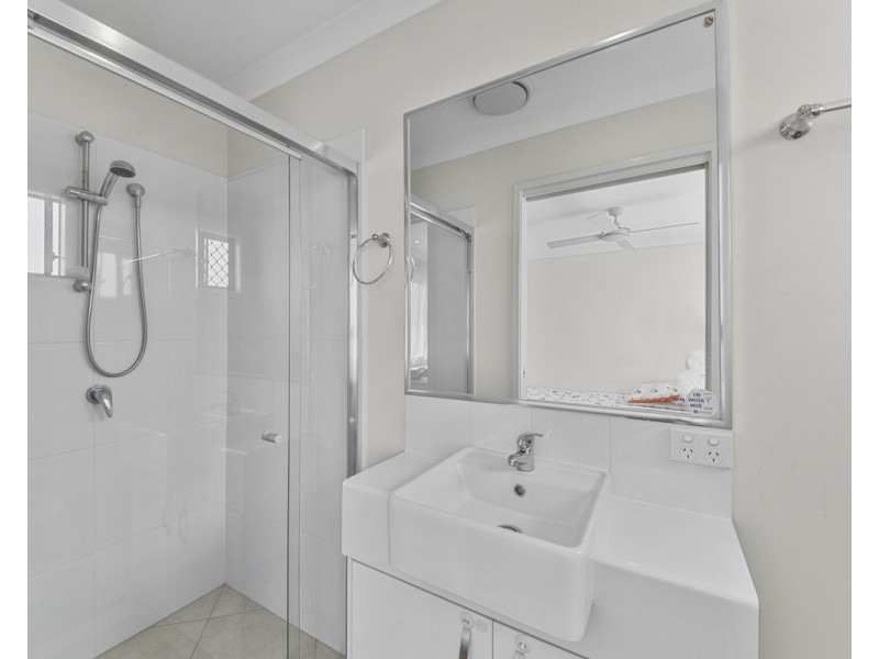 15 Broadwater Lane, Fitzgibbon QLD 4018